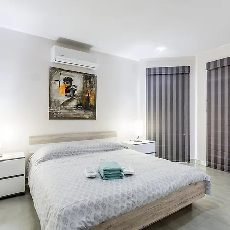 Penthouse 7 Apartment